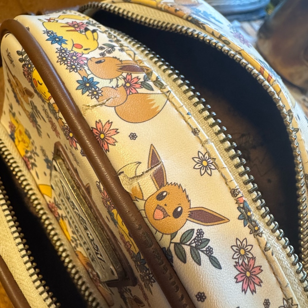 Loungefly Pokémon Pikachu and Eevee Floral Crossbody Bag - Picture 5 of 7